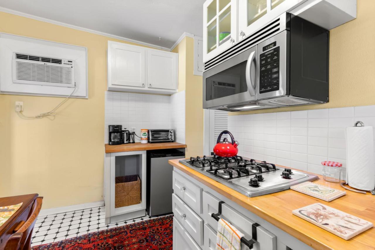 Charming 1923 Cottage At Erehwon Retreat Tampa Bagian luar foto
