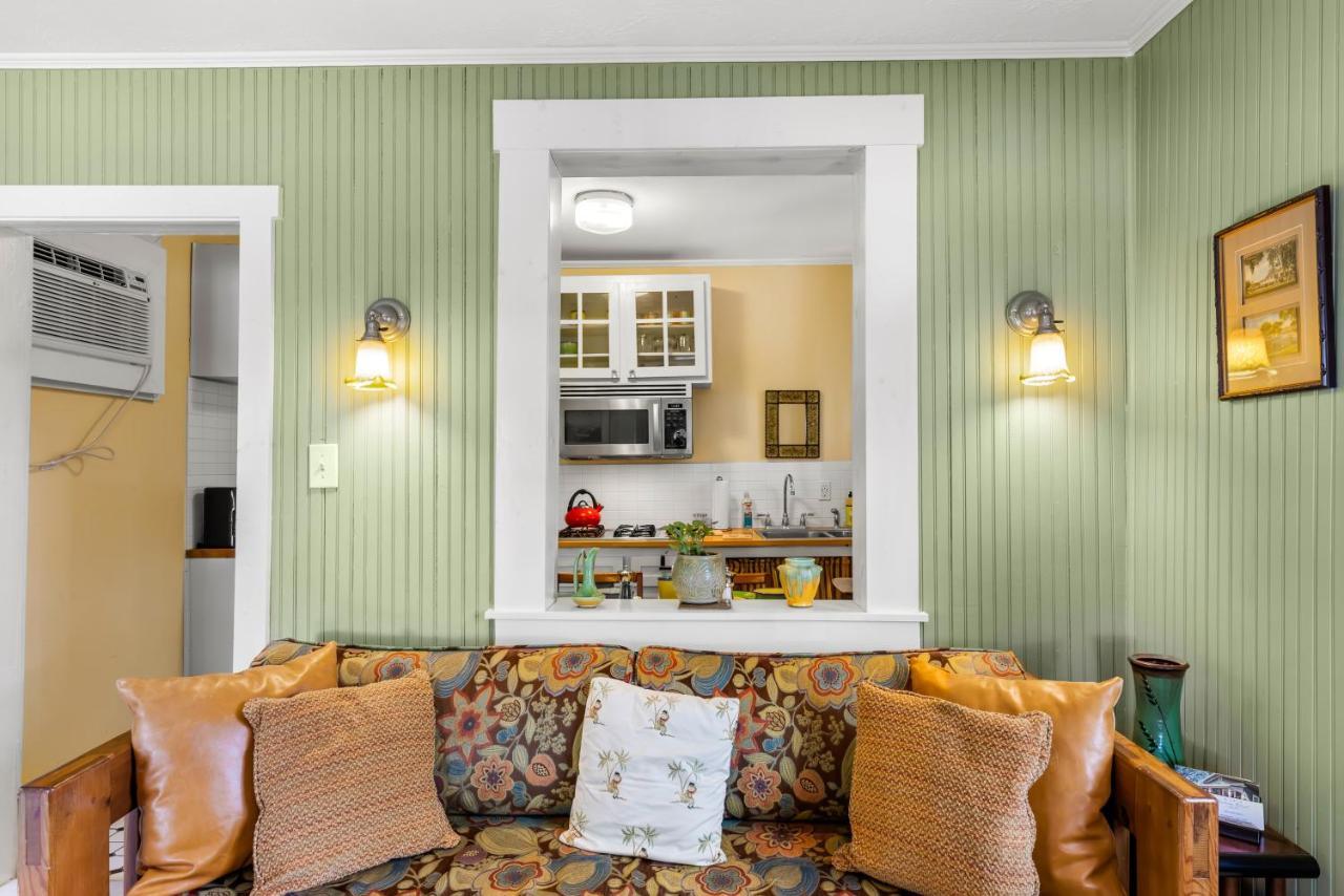 Charming 1923 Cottage At Erehwon Retreat Tampa Bagian luar foto