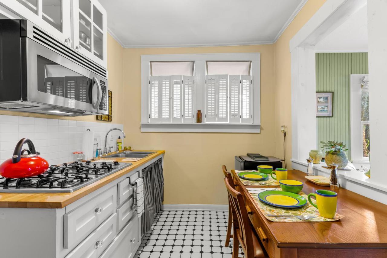 Charming 1923 Cottage At Erehwon Retreat Tampa Bagian luar foto
